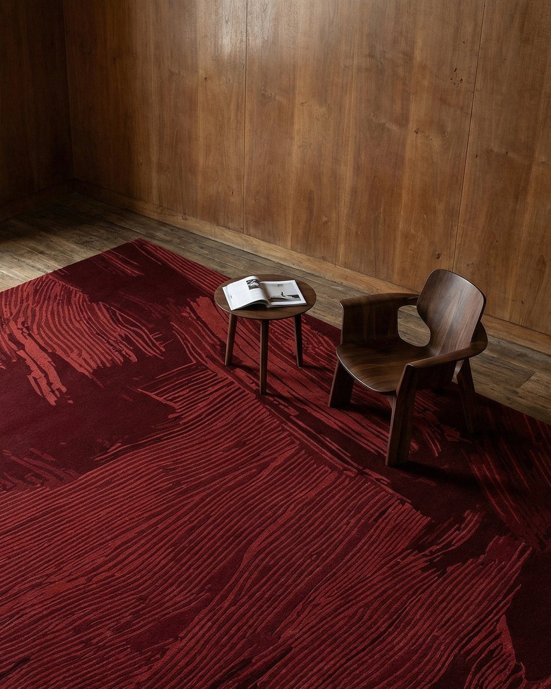La couleur d'un tapis n'agrandit pas une pièce. Le contraste, si.