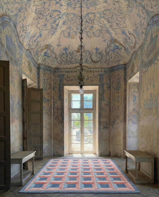 Tapis géométrique Rugier dans un palais aux fresques vénitiennes